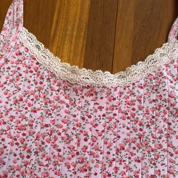 brandy melville pink floral lace skylar tank - Picture 4 of 5